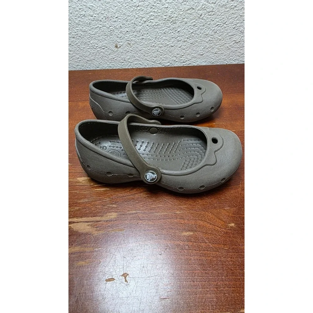 Crocs Kids Mary Jane Flats Size 6 Brown Lightweight Slip-On Casual Shoes